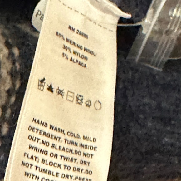 PENDLETON women’s GRAPHIC DONEGAL MERINO CARDIGAN - Picture 15 of 16